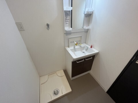 ジーメゾン見沼大和田カトレアの洗面所