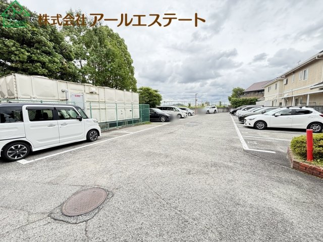 グランドメゾン姫路　　中古マンションの駐車場