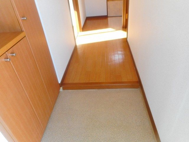 サニーガーデンの玄関|きれいな玄関です