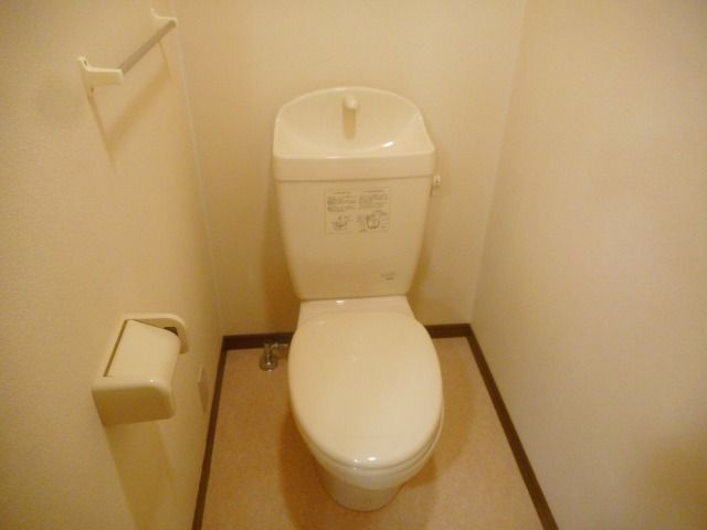 サニーガーデンのトイレ|コンパクトで使いやすいトイレです