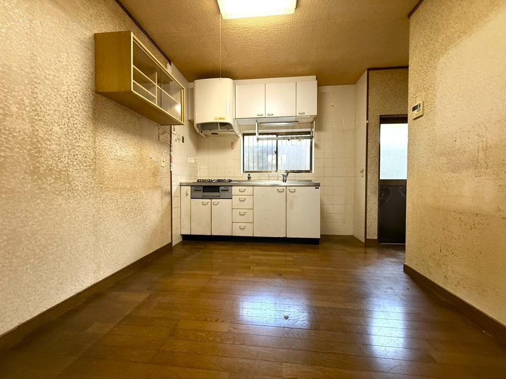 山之上3丁目　中古一戸建てのキッチン|DK5.74帖
■物件内覧・資金計画相談・住宅ローン相談、リフォーム相談、お問合せ受付中■
※当日・翌日のご内覧、ご相談はお電話でのお問合せがスムーズです！