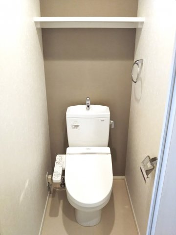 エンクレスト博多駅東Ⅱのトイレ|落ち着いた色調のトイレです