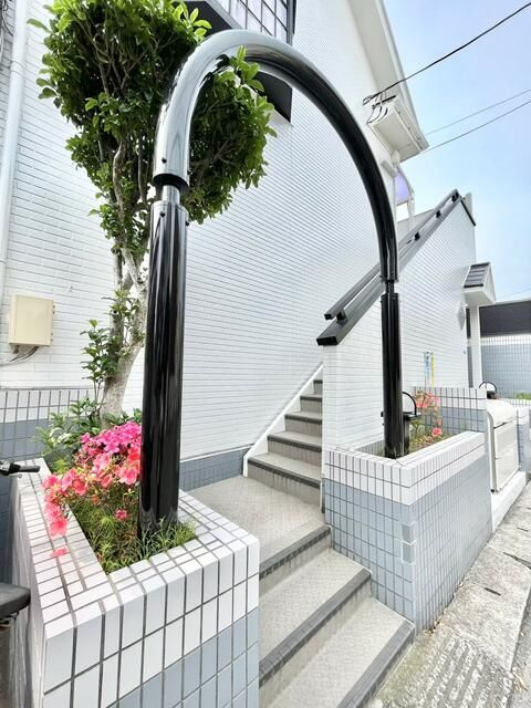 ロックフィールド末広のエントランス
