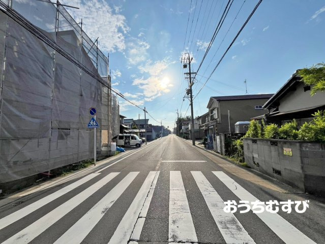 北区東味鋺第4(全4棟)の前面道路含む現地写真