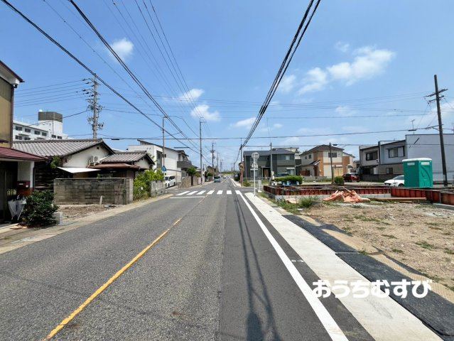 北区東味鋺第4(全4棟)の前面道路含む現地写真