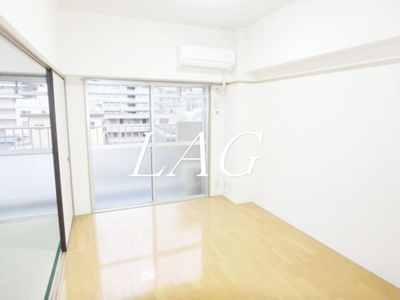 【居間・リビング】 | 山口マンション | 洋室のお部屋です。
