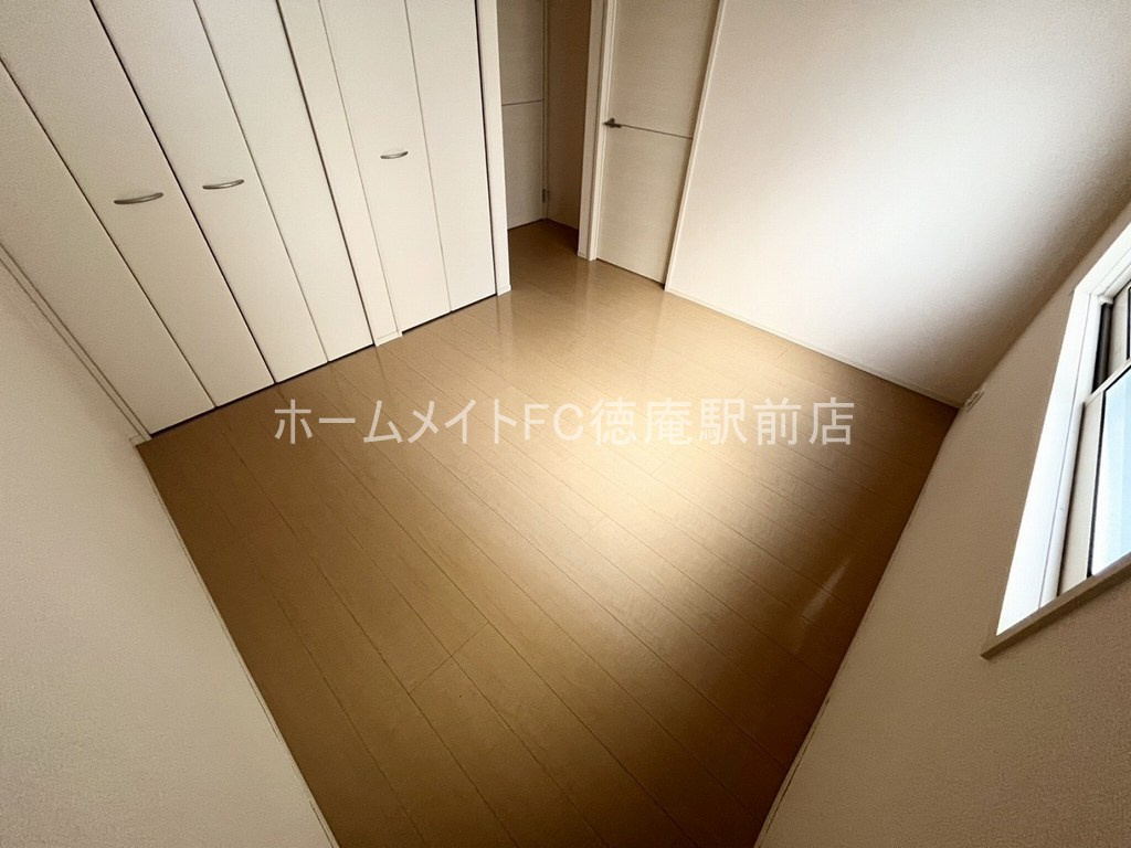 コンフォールミタニの洋室