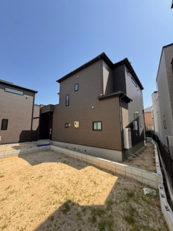 【外観】 | GRAFARE守山区川村町2期全3棟【仲介手数料無料　白沢小　守山区北中】 | 今すぐのご案内可能です！→  0120-336-922　までお気軽にお問い合わせください。