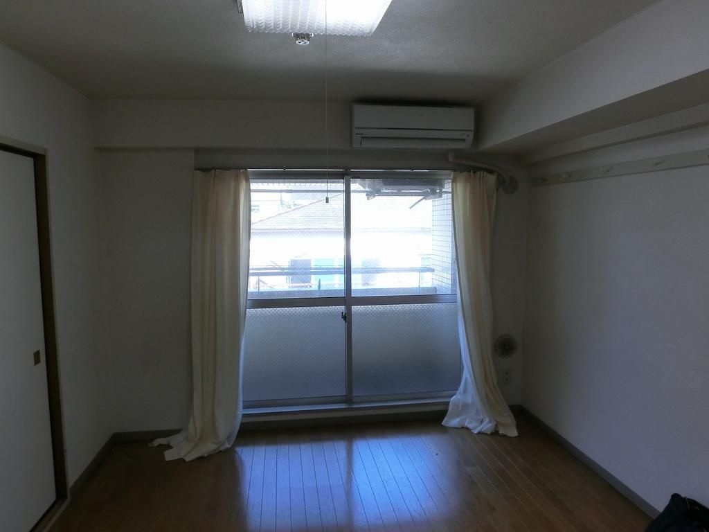 アシュレ双葉町の居間・リビング
