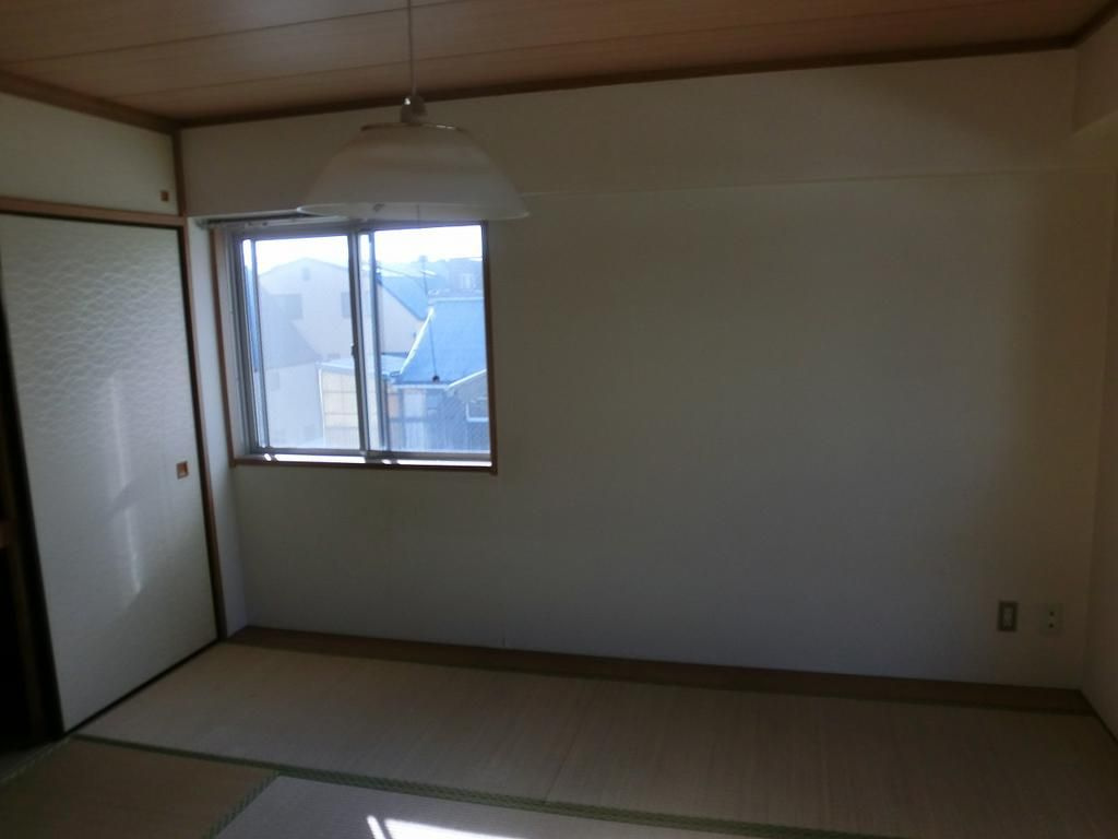 アシュレ双葉町の寝室