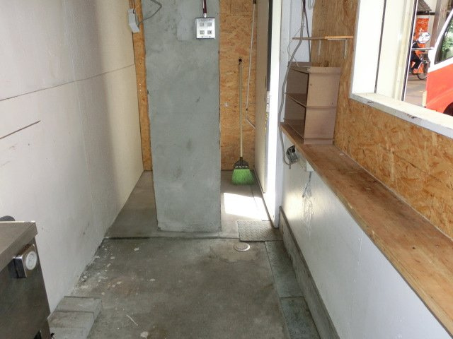 空堀ミニ屋台店舗の内装