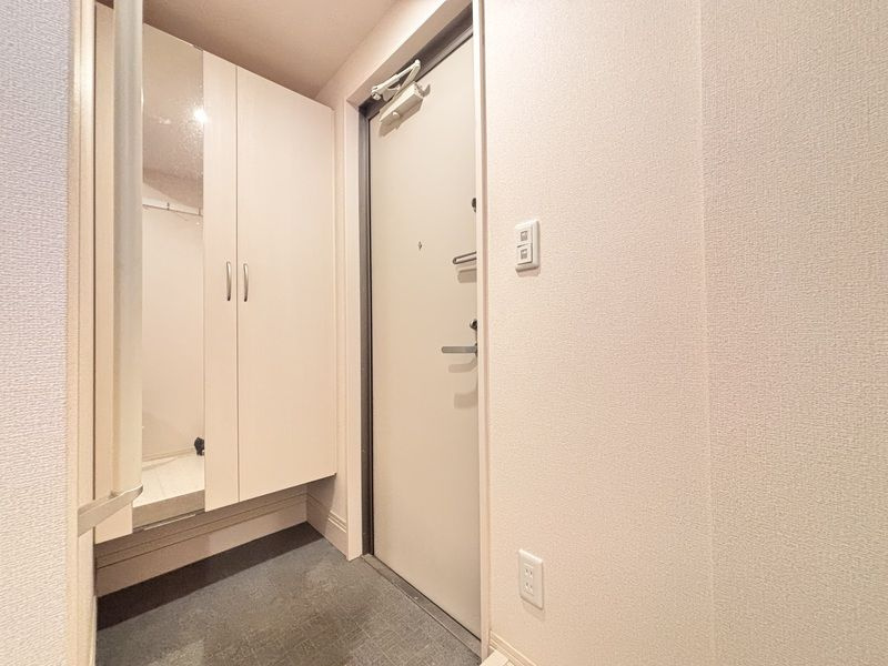 D-room出水の玄関