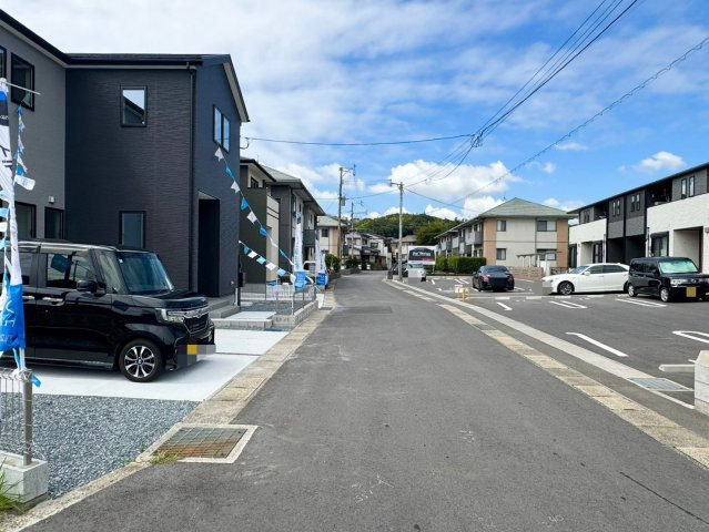 ーBloomーブルームー小倉南区下石田2丁目1期　【小倉南区　新築戸建て】の前面道路含む現地写真