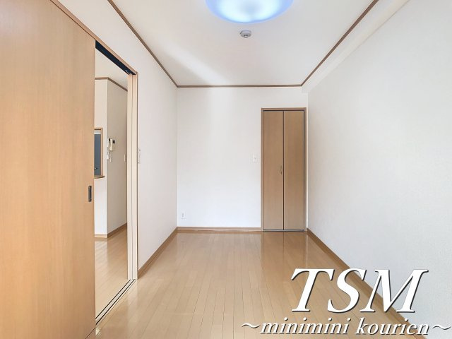 アンプルールフェールベレーザの洋室