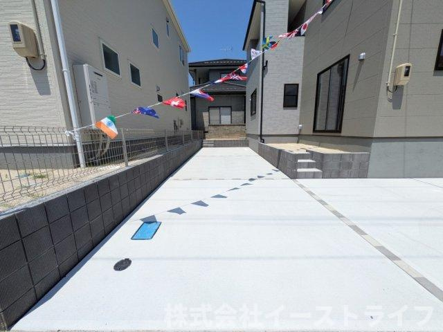 【新築戸建】　いわき市中岡町1丁目1期　長期優良住宅の駐車場|2号棟写真　南側カースペース（2台駐車可能）