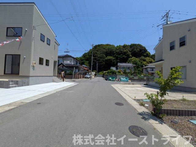 【新築戸建】　いわき市中岡町1丁目1期　長期優良住宅の前面道路含む現地写真|南東側6ｍ公道