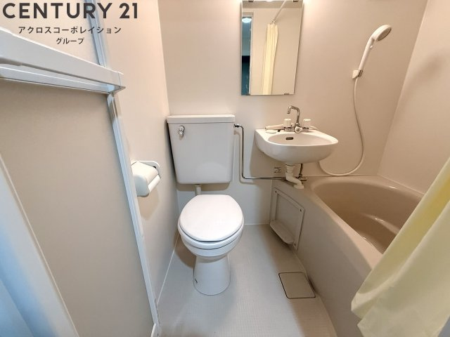 浴室内にトイレが付いてます