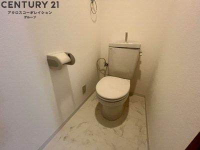 コンパクトで使いやすいトイレです♪
