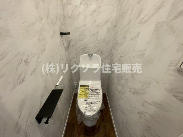 走谷1丁目　中古一戸建てのトイレ|温水洗浄便座付き
■物件内覧・資金計画相談・住宅ローン相談、リフォーム相談、お問合せ受付中■
※当日・翌日のご内覧、ご相談はお電話でのお問合せがスムーズです！