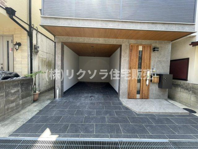 走谷1丁目　中古一戸建ての駐車場|ビルトインガレージ
■物件内覧・資金計画相談・住宅ローン相談、リフォーム相談、お問合せ受付中■
※当日・翌日のご内覧、ご相談はお電話でのお問合せがスムーズです！