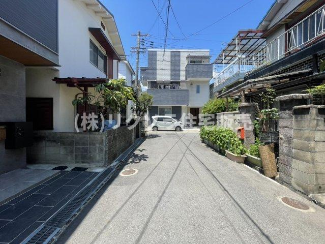 走谷1丁目　中古一戸建ての前面道路含む現地写真|前道　北　幅員4.0ｍ
■物件内覧・資金計画相談・住宅ローン相談、リフォーム相談、お問合せ受付中■
※当日・翌日のご内覧、ご相談はお電話でのお問合せがスムーズです！