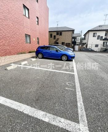 グレースコートの駐車場