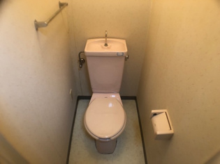 シンプルで使いやすいトイレです☆