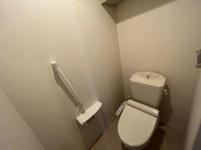 暖房洗浄便座付きのトイレです！