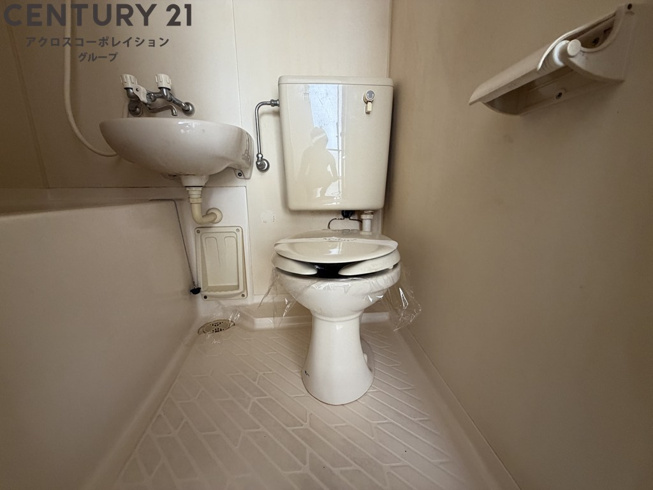 浴室内にトイレがあります☆
