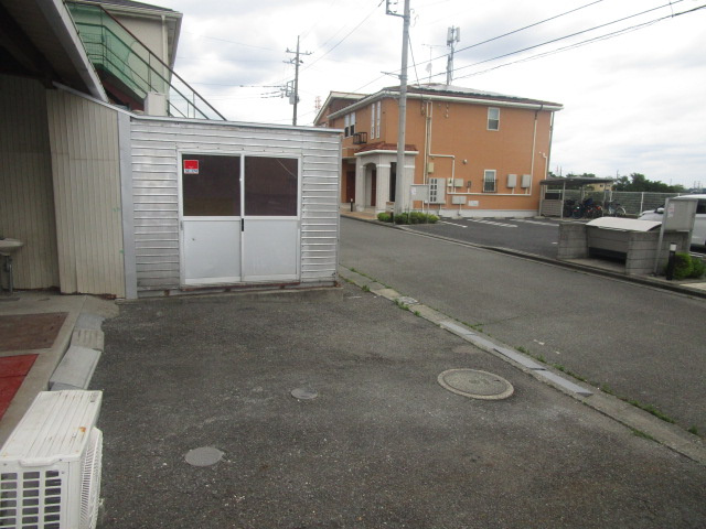 厚木市上依知の倉庫