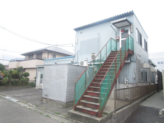 厚木市上依知の倉庫