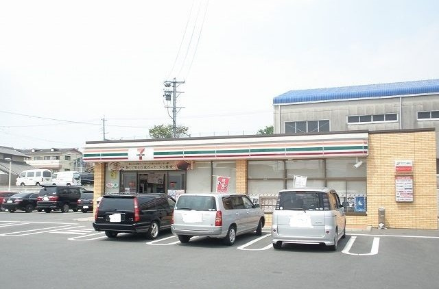 カーサ・モデルノの周辺|セブンイレブン様まで450m