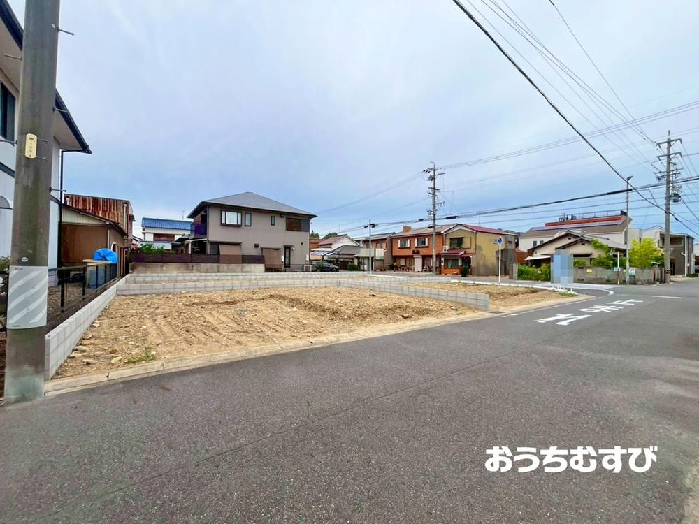 北区東味鋺第4(全4棟)の前面道路含む現地写真