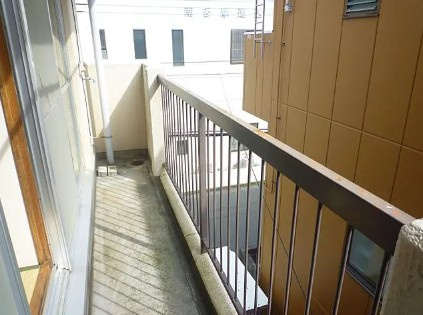 八王子市大和田町２丁目の賃貸マンションのバルコニー