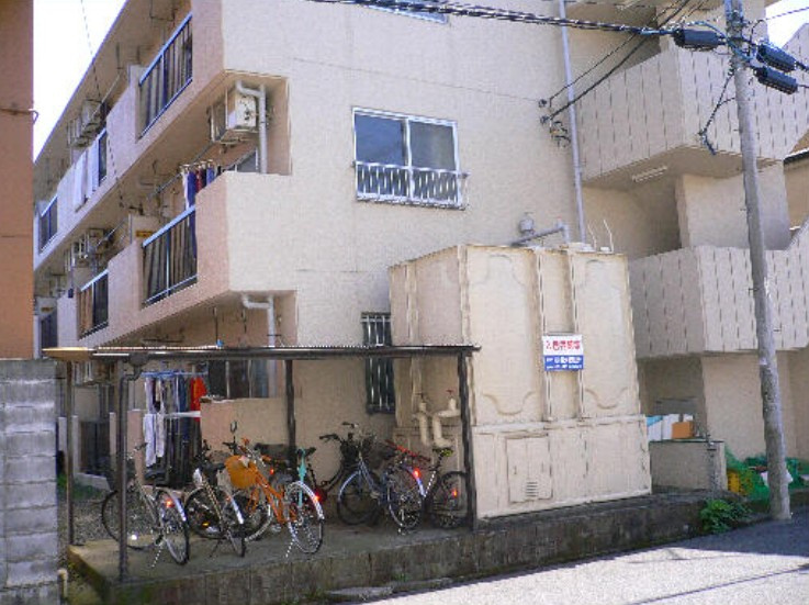 八王子市大和田町２丁目の賃貸マンションの外観