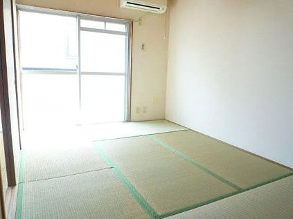 八王子市大和田町２丁目の賃貸マンションの居間・リビング