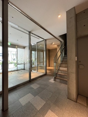【ロビー】 | 表参道ヒルズゼルコバテラスE