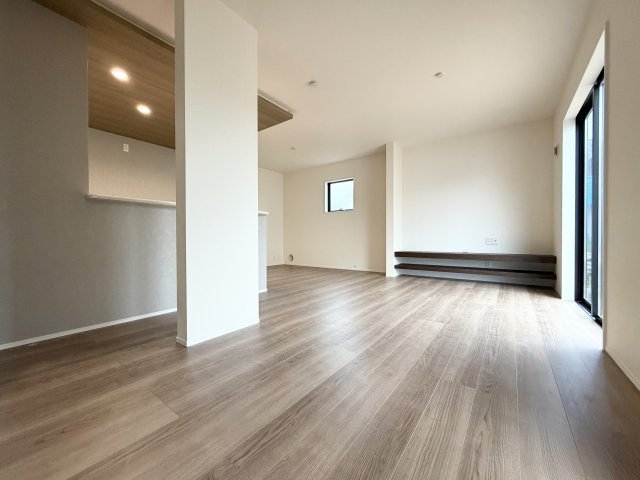 【居間・リビング】 | リーブルガーデン倉敷連島町鶴新田第19 (全5棟) | TVカウンター付き！