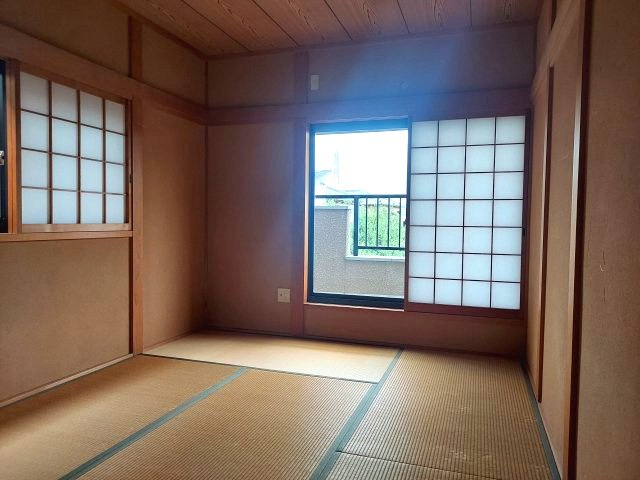 宝塚市口谷西3丁目一戸建の和室|2階和室約6帖