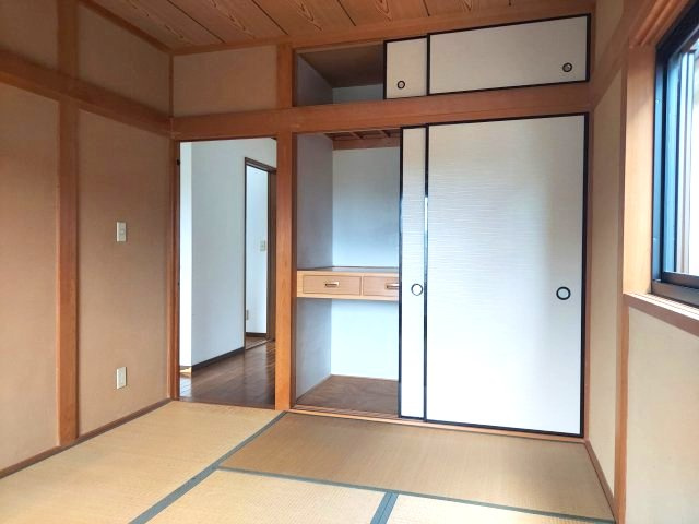 宝塚市口谷西3丁目一戸建の和室|2階和室約6帖