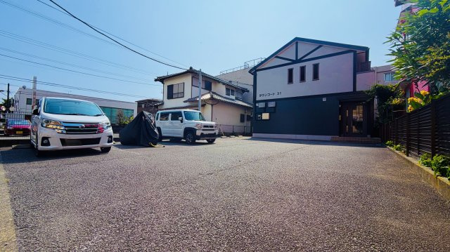 タウンコート31の駐車場
