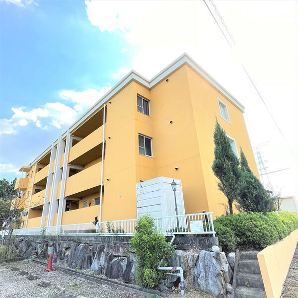 L Abriの外観