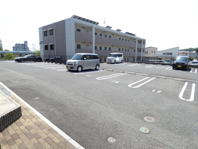 チューリップの駐車場