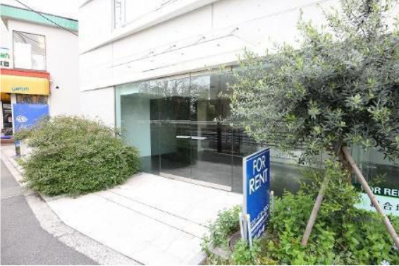 イプセ学芸大学　グッドデザイン賞受賞　ドラム式乾燥機　ネット無料のエントランス