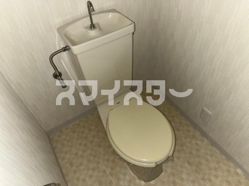 青梅市東青梅３丁目の賃貸マンションのトイレ