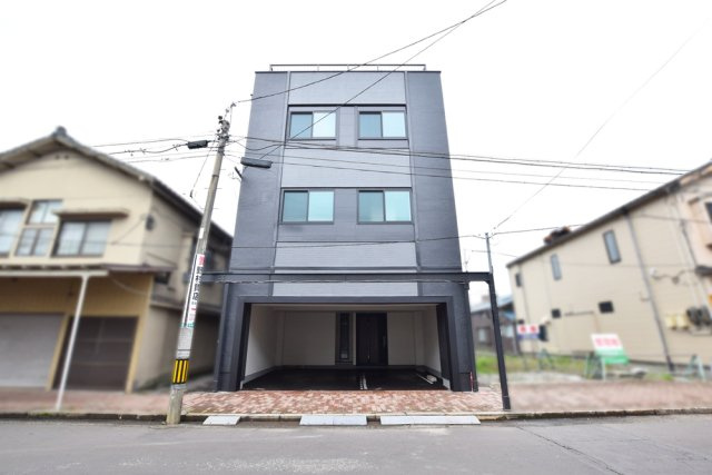 新潟市中央区古町通十番町の外観