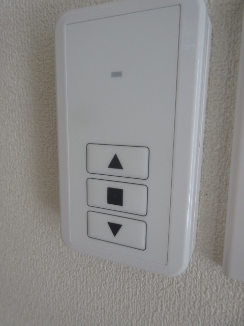 足立区綾瀬４丁目の賃貸マンションの設備|１階住居のみ電動シャッター付き