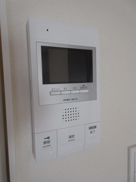 足立区綾瀬４丁目の賃貸マンションのセキュリティ|モニタホン付きオートロックで安心
