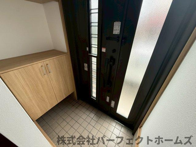 長尾元町7丁目連棟の玄関|明るい玄関です