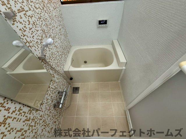 長尾元町7丁目連棟の浴室|お風呂で日々の疲れを落としましょう